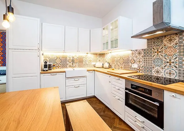 Elegant, Modern, 2-Bed Flat By Museum Of Prague