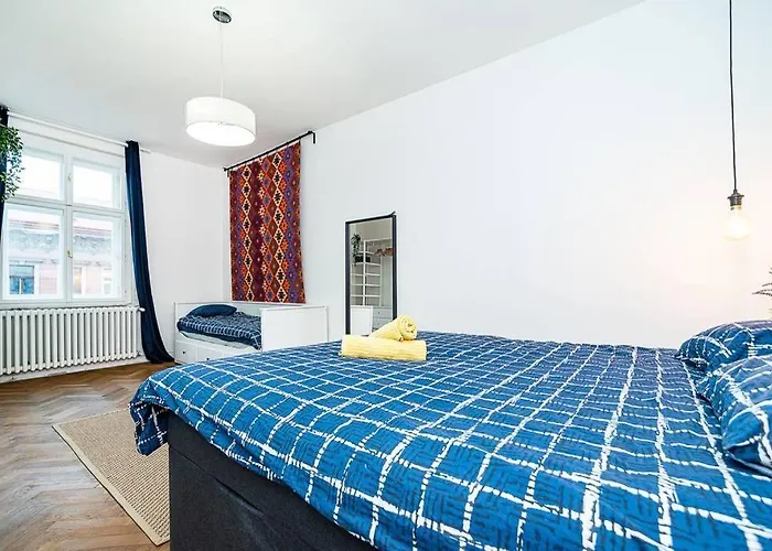 Elegant, Modern, 2-Bed Flat By Museum Of Prague