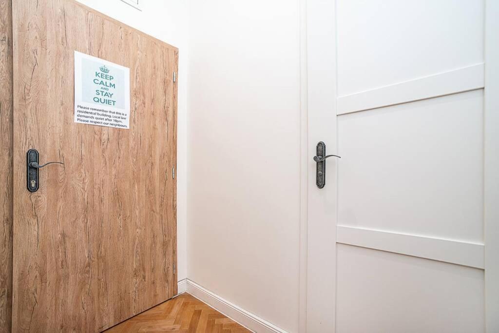 Elegant, Modern, 2-bed Flat By Museum Of Apartment Prague