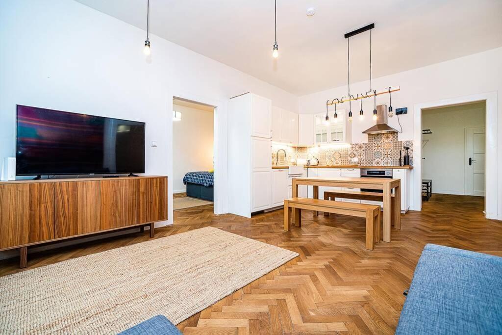 Elegant, Modern, 2-bed Flat By Museum Of Praga