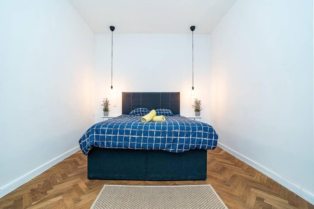 Elegant, Modern, 2-bed Flat By Museum Of Apartamento Praga